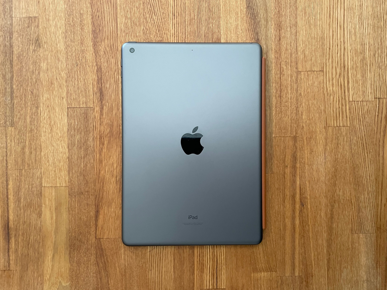 Apple iPad 10.2インチ 第9世代 2021年モデル スペースグレイ MK2K3J/A｜Apple 10.5インチiPad Pro用 レザーSmart Cover サドルブラウン MPU92FE/A